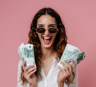 happy found who invested while she was young; Wealth Gap Between Founders Who Invest Early
